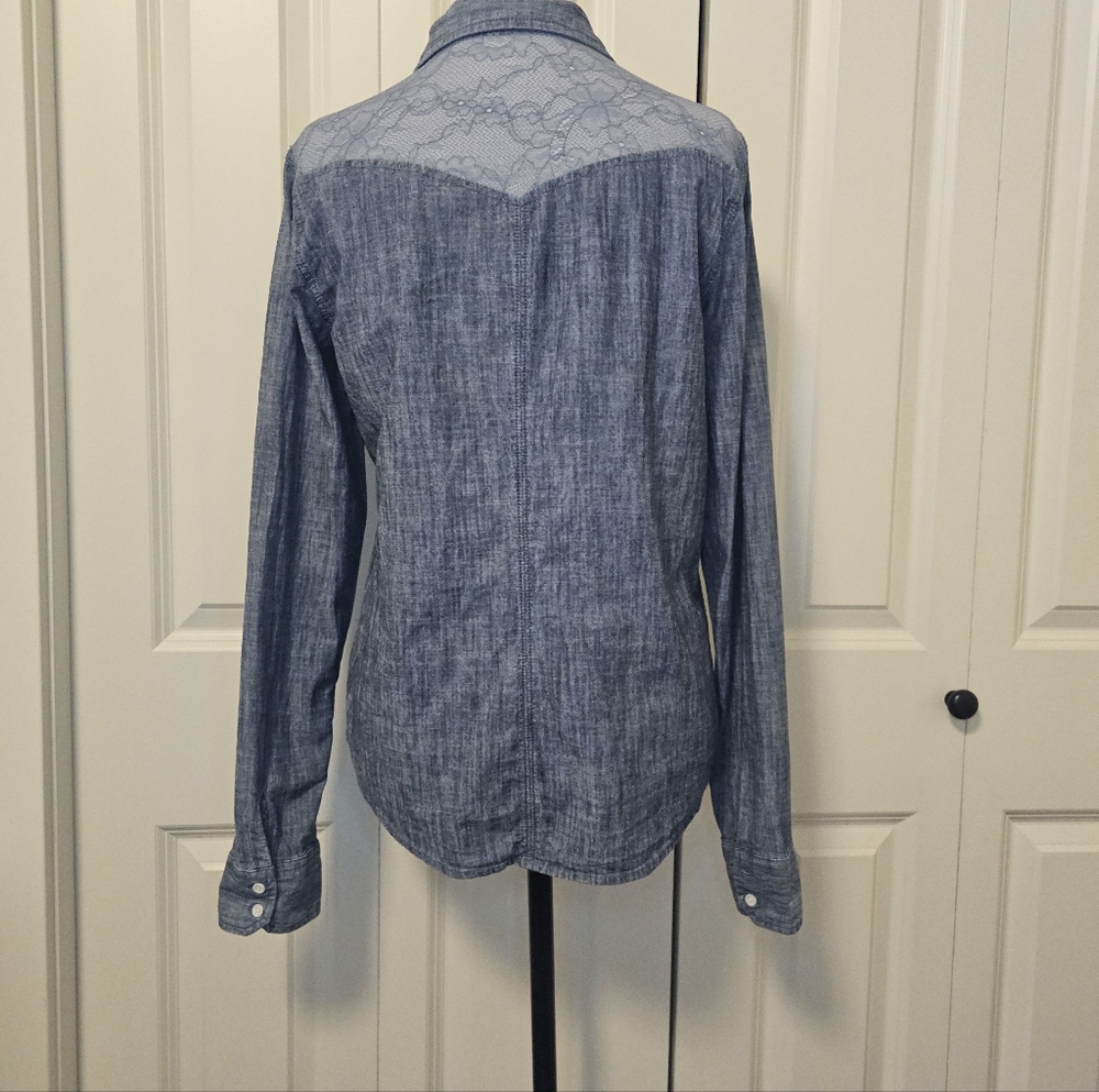 American Eagle Lace Back Button-Down Denim Shirt Western Stampede Rodeo Sz M